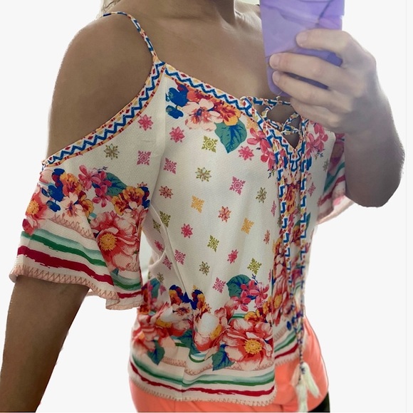 Flying Tomato, Floral Cold Shoulder, Flow Loose Top, XS, Lace Up, Bell Sleeves - Picture 4 of 9